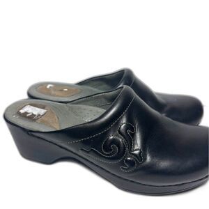 Dansko Women's Mule Shoes Size 40 9.5 black leather embossed slip on clog goth